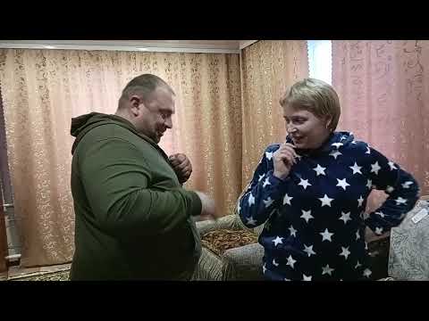 Видео: Погода стоит, осенняя . Капусту в пленку . Любимый Василек.