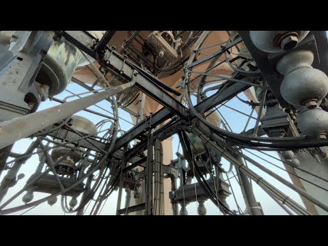 Видео: Италия 4K HDR - Звон колоколов в Куджоно туманным днем