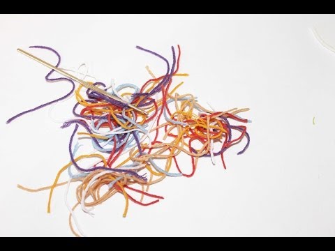 Видео: Как заправить кончики нитей при вязании крючком? СОВЕТЫ НОВИЧКАМ. #SM