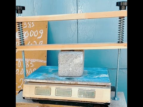 Видео: Определение прочности пенобетона низких плотностей