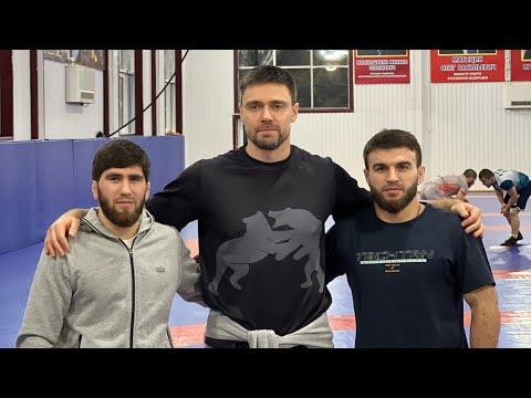 Видео: Друзья-не разлей вода.