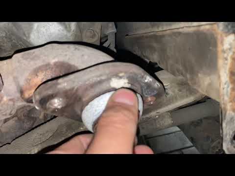 Видео: Smart ForTwo repair muffler replacement gasket exhaust замена прокладки глушителя сечет выхлоп