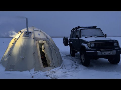 Видео: ПРОВЁЛ ОДИН НА ЛЬДУ 24 ЧАСА! ПОДНЯЛСЯ БУРАН! Рыбалка с комфортом! Готовка! КОНКУРС!