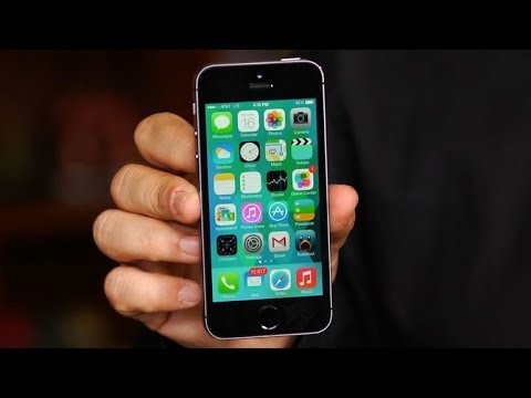 Видео: iPhone не включается, на зарядке перезагружается на яблоке.