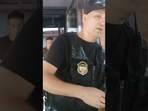 Видео: ОХРАННИКИ ДЕПО ТРИ ВОКЗАЛА НАПАЛИ НА КУРЬЕРА ТОЛПОЙ. ОХРАННИКИ-ЗЕКИ ПРЕВЫШАЮТ ПОЛНОМОЧИЯ