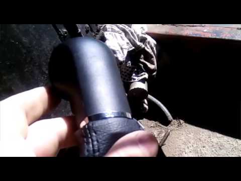 Видео: Замена кожзама рычага КПП и ручника OPEL ASTRA H