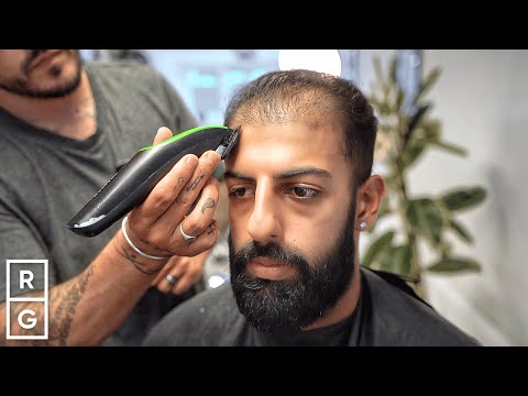 Видео: Стрижка, которая ПРЕОБРАЗУЕТ его РЕДКИЕ Волосы на макушке — СОХРАНИТЬ или БРИТЬ?!