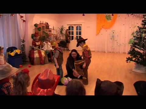 Видео: Новогодний утренник 2011 г. - Дет. сад "Аленький цветочек"