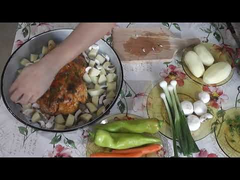 Видео: Пиле със зеленчуци на фурна