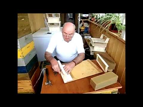 Видео: Наващивание рамок в альпийских ульях Н108