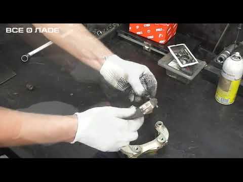 Видео: 3  Замена скобы суппорта переднего тормозного механизма