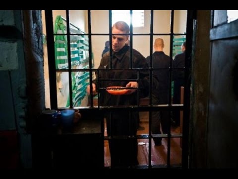 Видео: Секреты выживания в тюрьме