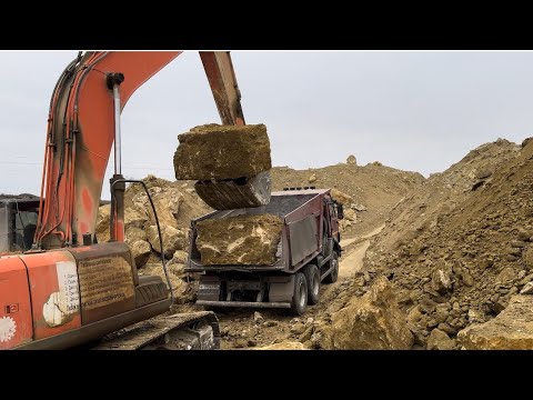 Видео: Сложная выгрузка ( как расколоть скалу кувалдой в 10 тонн)