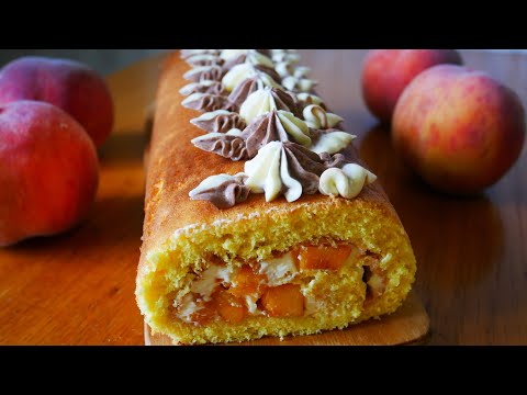 Видео: Бисквитный РУЛЕТ с МАСЛЯНЫМ КРЕМОМ и кусочками ПЕРСИКА Рулет который НЕ ЛОМАЕТСЯ