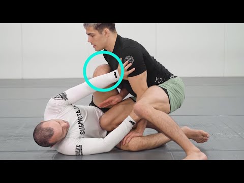 Видео: Knee Cut to Leg Drag с Леви Джонсом Лири и Лакланом Джайлсом