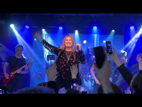 Видео: Александр Иванов и группа «Рондо» - В облаках у водопада (04.01.24, 16 тонн)