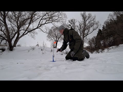 Видео: ЛЕСКА ТРЕЩИТ В РУКАХ ОТ ЭТИХ ЩУК!! Рыбалка на жерлицы. Рыбалка на балансир.