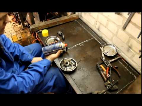 Видео: Lancer IX 1.6 Замена поршневых колец (сборка)