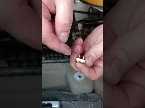 Видео: Устранение люфта кулисы АКПП на Nissan March K12