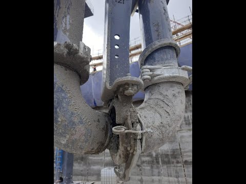 Видео: Рвёт углы, замки, трубы при прокачке бетона на стреле, трассе. Школа оператор бетононасоса 1 часть.