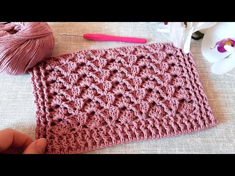 Видео: Вяжем рельефный узор из веерков крючком. Раппорт всего 2 ряда! (N 98)