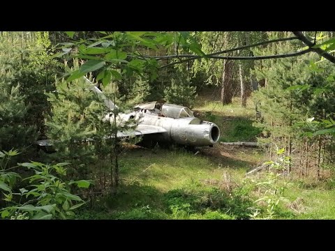 Видео: Такого мы ещё не видели! Самолёт истребитель и скульптуры пионеров. Пионерский лагерь Звёздный