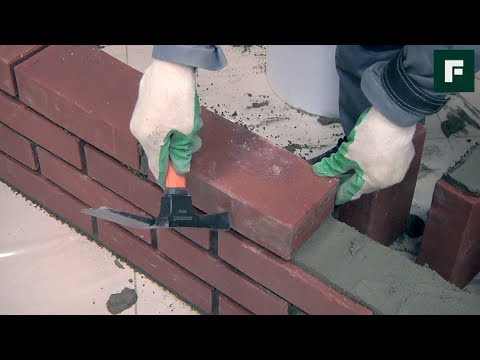 Видео: Кладка облицовочного кирпича. Технология и выбор раствора // FORUMHOUSE