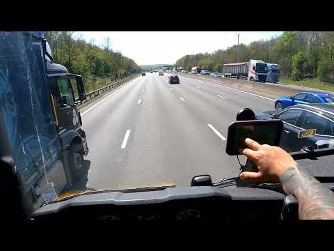 Видео: Удари ме един камион отзад | Част 9 от курса ми до Англия | Denis Kadirow TruckVloger