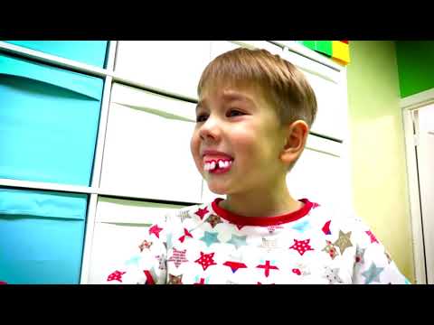 Видео: ПАПА придумал для Ромы НОВЫЕ МИСТИЧЕСКИЕ СТРАШНЫЕ истории на ХЭЛЛОУИН про ПРИВЕДЕНИЕ! Рома и Хелпик