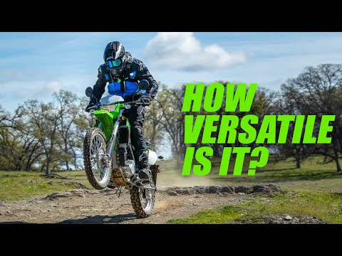 Видео: Обзор Kawasaki KLX300 | Дорожные и внедорожные испытания