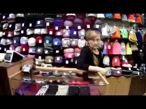 Видео: БЕШЕНАЯ ПРОДАВАШКА  И НЕУДАЧНЫЙ ЗАПРЕТ НА СЪЕМКУ В ТЦ. " СОКОЛ"