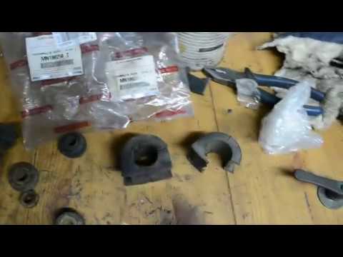 Видео: Как заменить втулки переднего стабилизатора Lancer 9.