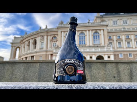 Видео: Foursquare R.L. Seale's 10 лет 46% - обзор и сравнение с Mount Gay XO | Rum Review