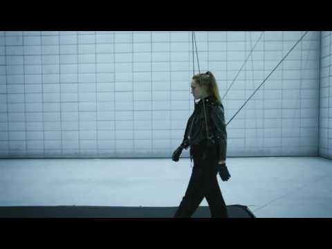 Видео: Дэмиен Уолтерс за две минуты показал историю голливудских трюков и спецэффектов