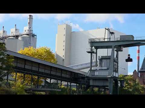 Видео: Берлин: прогулка на лодке по реке Шпрее