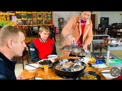 Видео: Китай. Олег Зубков в китайской столовой для рабочих, САМАЯ ВКУСНАЯ ЕДА!( воспоминания)