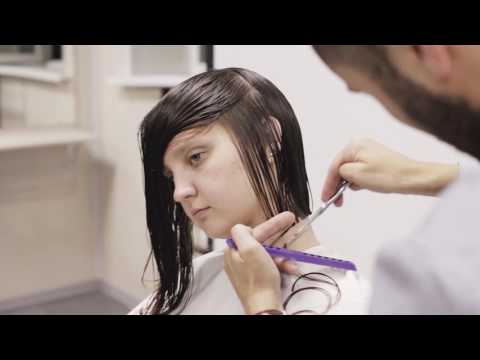 Видео: Качественные стрижки. Женская форма на вьющиеся волосы