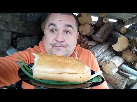 Видео: Обжор - яичница с аджикой и зеленым луком