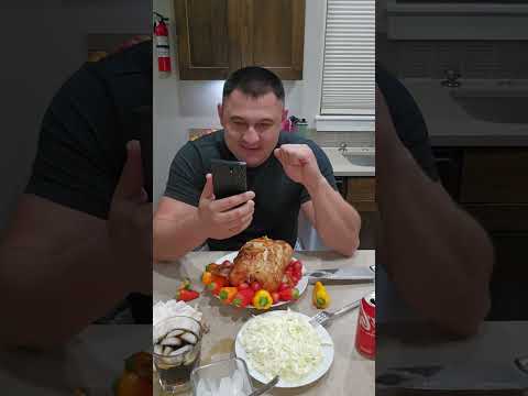 Видео: курица 🐔 гриль салатик с капусты кока кола мукбанг