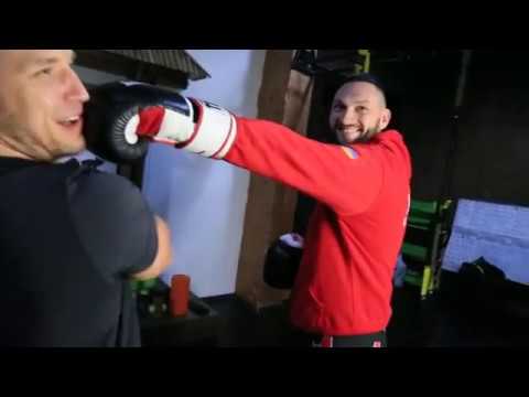 Видео: КАК ДРАТЬСЯ ПРОТИВ ВЫСОКОГО ПРОТИВНИКА