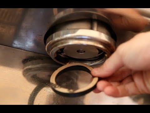 Видео: Замена уплотнений головки группы и пружин натяжения корзины