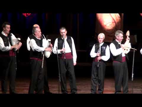 Видео: НФА "Филип Кутев", "Фолклорни класици" - "Шопско хорце"