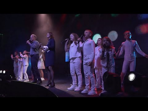 Видео: Студия Артист_В.Рыбин, Н. Сенчукова -Бумажные самолеты (г.Курск)