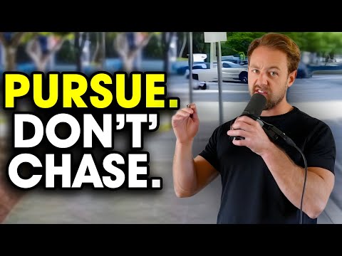 Видео: Как добиться внимания ЖЕНЩИНЫ, которая уже проявила к вам большой интерес (раскройте секреты женс...