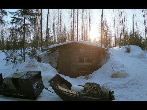 Видео: И снова один в тайге \ Рыбалка на ХАРИУСА \ Часть 1 \ Жизнь в землянке