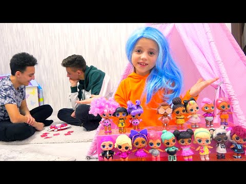 Видео: ЧТО Настя с мамой нашли в старых КОРОБКАХ на даче Игровые домики и куклы ЛОЛ