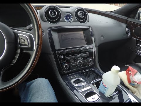 Видео: "Липнущие" кнопки на Ягуаре - как исправить?