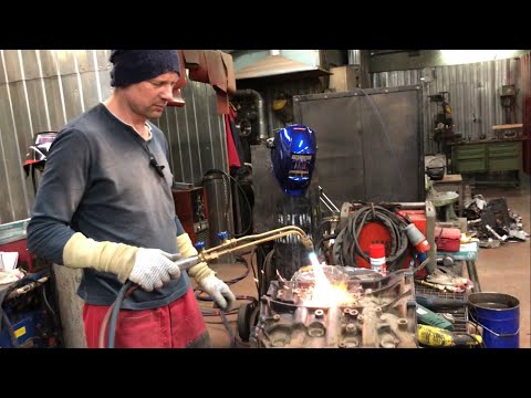 Видео: СВАРКА БЛОКА ДВИГАТЕЛЯ, АРГОНОМ.