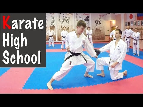 Видео: Движение туловища при ударах и блоках | Как бить всем телом | Александр Чичварин