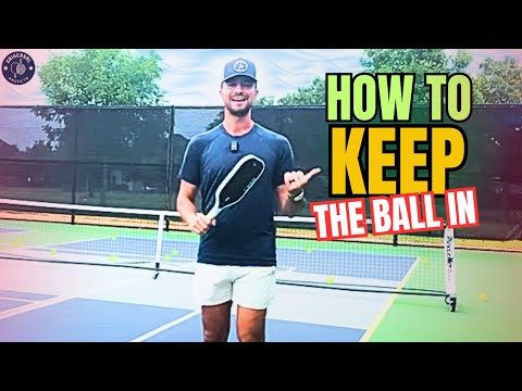 Видео: Как удержать мяч | Как избежать дальних ударов в пиклболе (приёмы, подачи, удары с лёта и многое ...